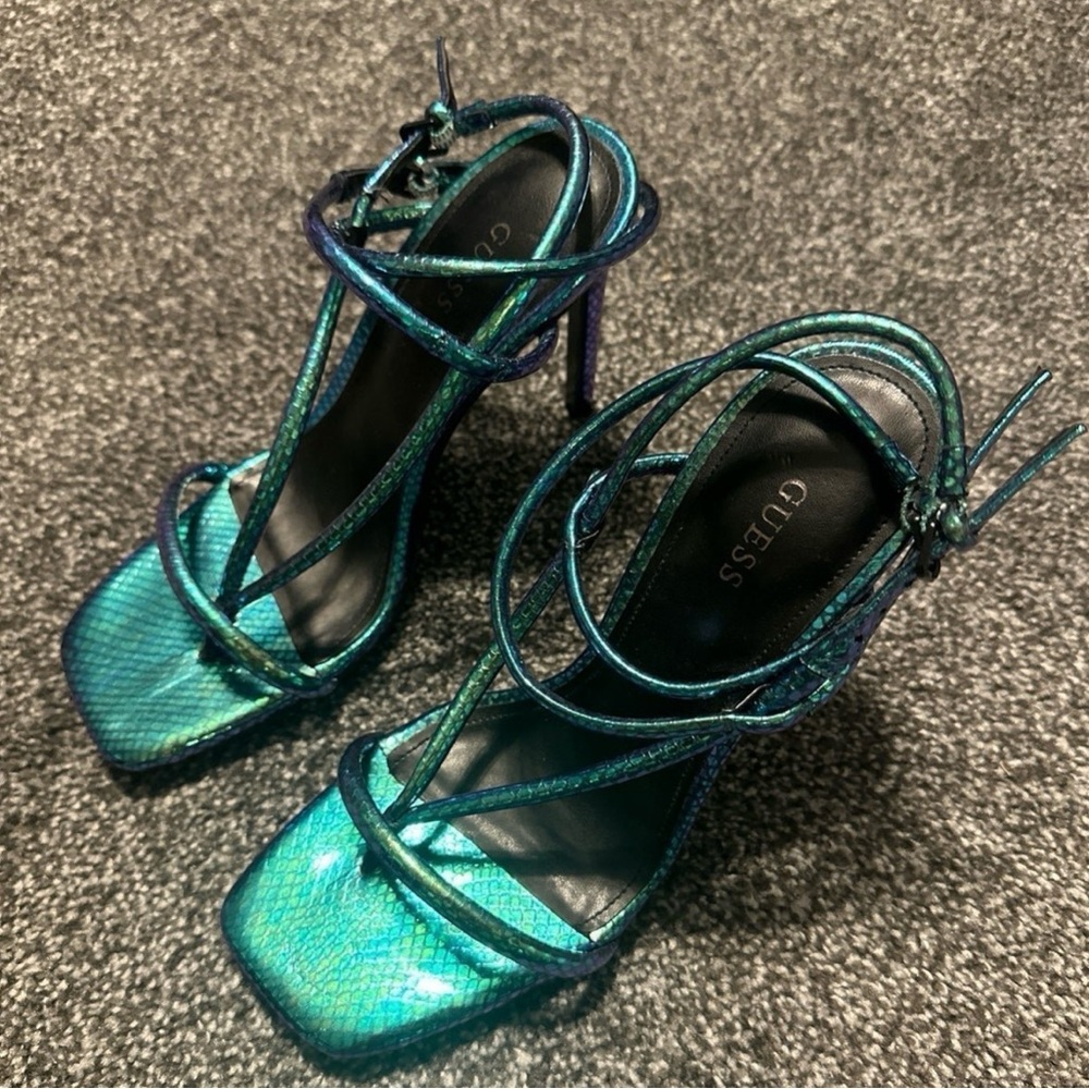 Guess women’s Heels color changing sz 7.5 nwot